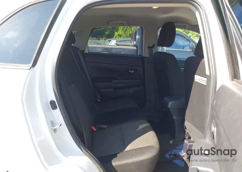 2016 Mitsubishi Outlander Sport 2.0 Es z USA, uszkodzony, nr VIN JA4AP3AU0GZ053106